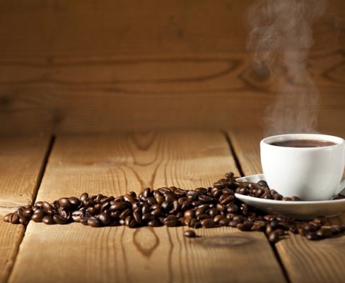 چرا قهوه‌ام بوی خوبی نمی‌دهد؟ 5 اشتباه رایج در نگهداری دانه و پودر قهوه